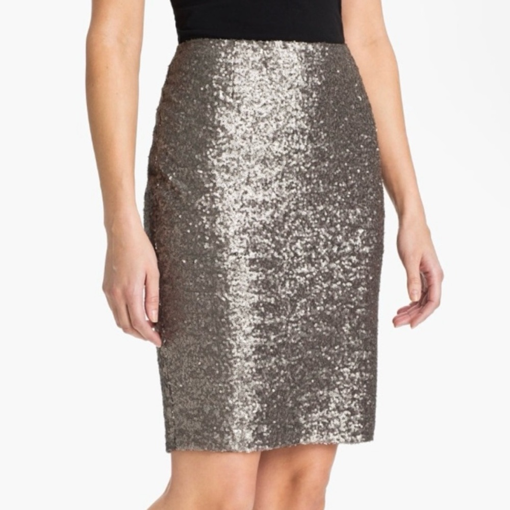 Halogen sequin stretch skirt in gold pewter, size 8
